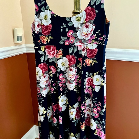 Navy Floral Dress - Picture 2 of 4